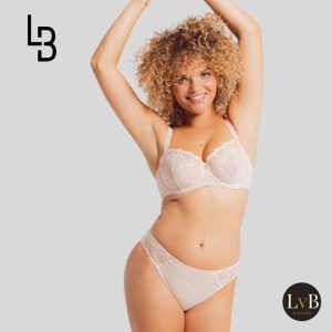 Slip van Louisa Bracq in een zachte nude rose tint