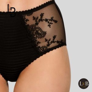 Detail van het luxe borduurwerk van de Louisa Bracq Elise tailleslip