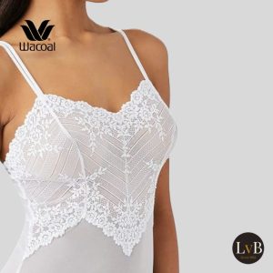 Detail bloemenkant Wacoal Embrace Lace jurkje wit