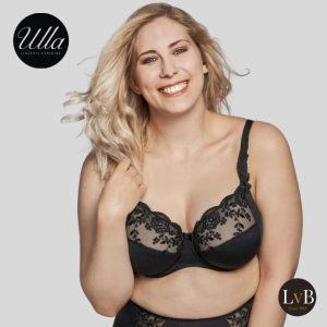 vrouw draagt Ulla Ella bh 3623 zwart beugel bh voor b c en grotere cupmaten