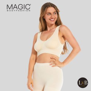 Model draagt MAGIC Comfort Bra Bamboo cream