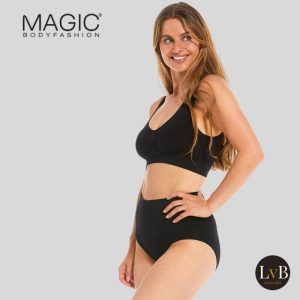 Model draagt MAGIC Bodyfashion Comfort Bra zwart