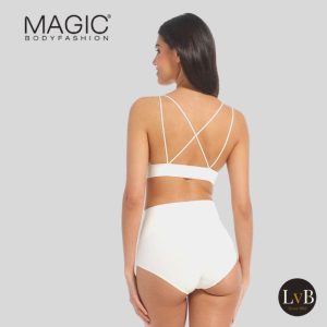 Model draagt MAGIC Tummy Shaper corrigerende tailleslip in barista gebroken wit achteraanzicht